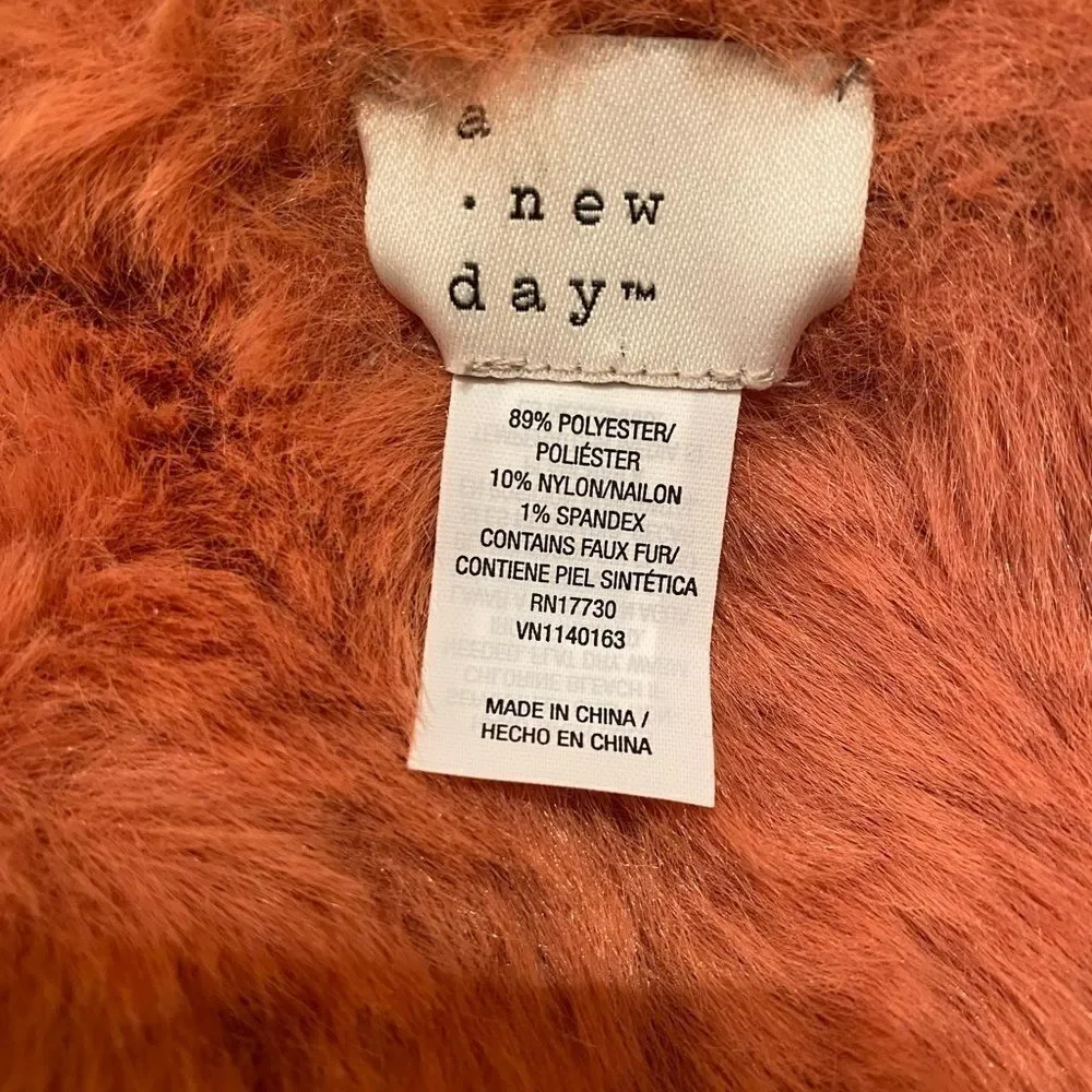 A new day faux fur hat /collar -OSFM orange NWT
